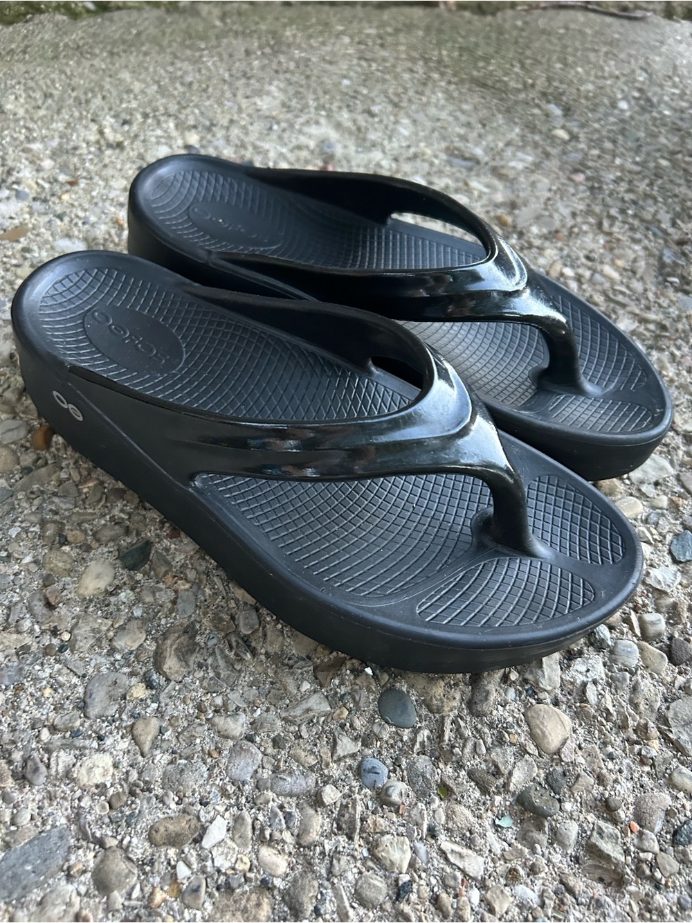 Oofos OOmega Platform Flip Flop Black Womens Platform Sandals Size 10
